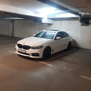 Vip, With Free Garage Parking Appartamento